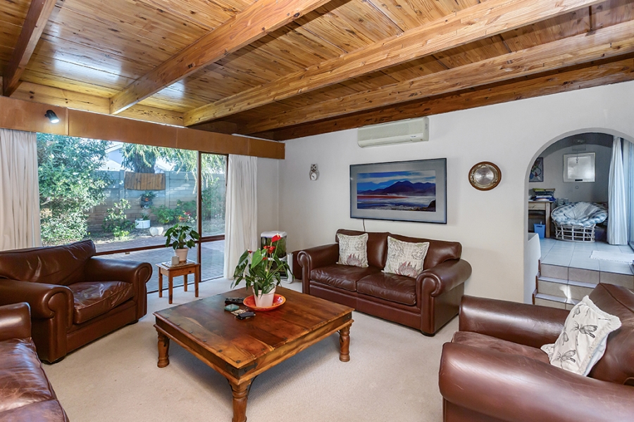 5 Bedroom Property for Sale in Table View Western Cape